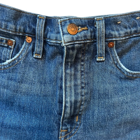 Madewell High-Rise Denim Shorts in Onaway
Wash Size 27 - Picture 4 of 11
